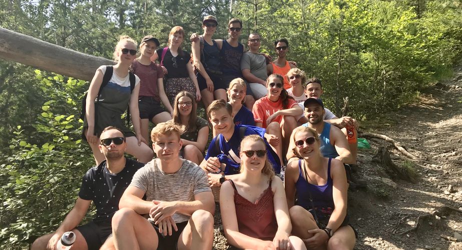 Groepsfoto Frankrijk jongerenreis Groepsfoto Frankrijk jongerenreis